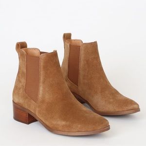 Steve Madden Dover Chelsea Bootie | Cognac Suede